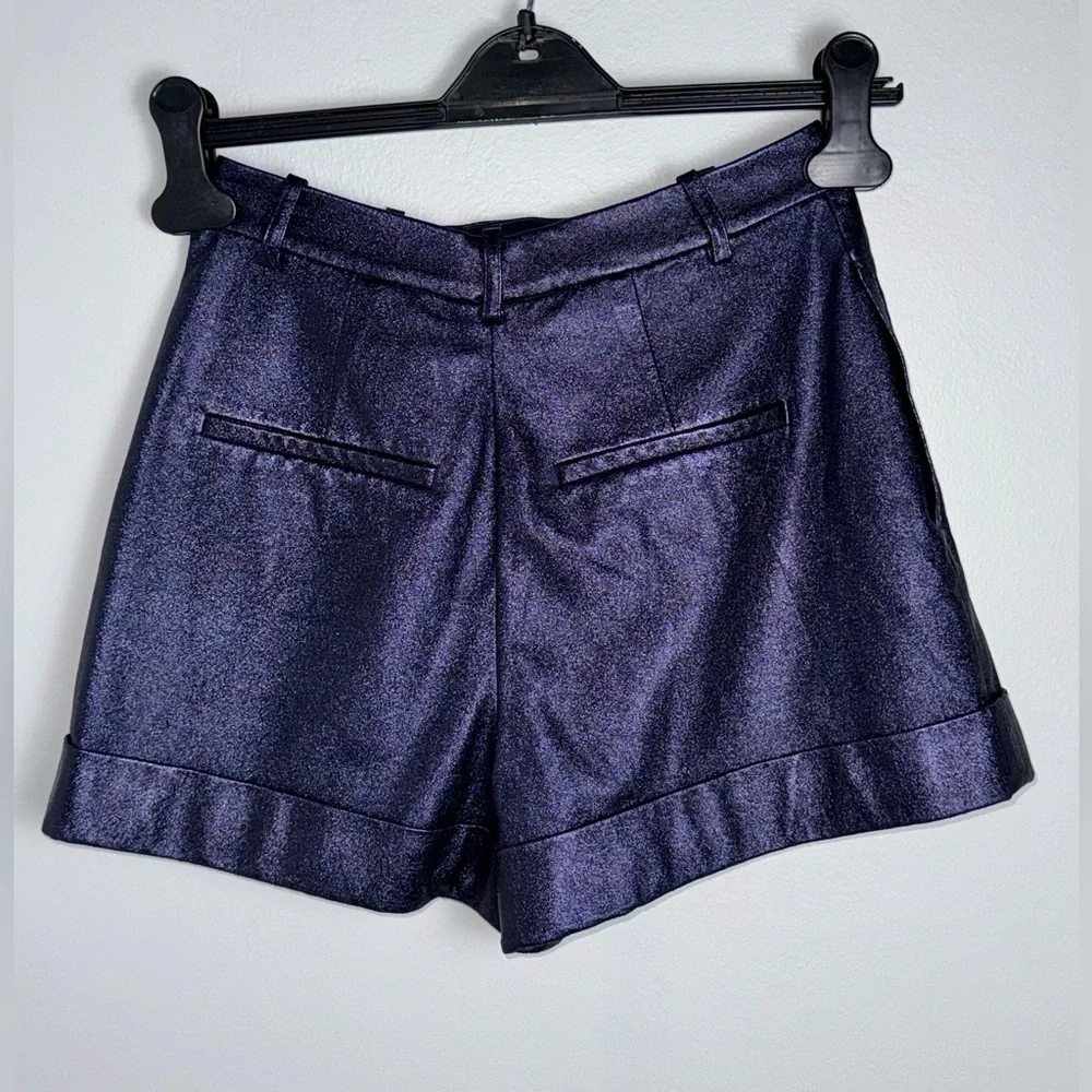 Alice + Olivia Conry Vegan Leather Cuff Shorts/ Size 0